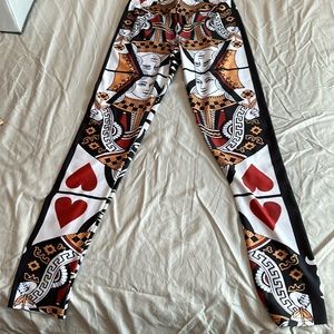 Queen of hearts leggings thinking one size fits all